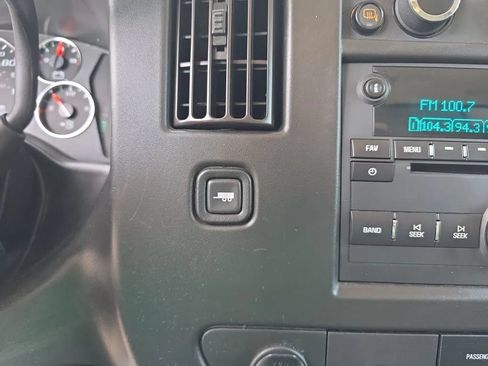 Used 2020 Chevrolet Express 3500 Extended w/ Driver Convenience Package RWD image 22