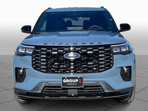 New 2026 Ford Explorer ST-Line w/ ST-Line Street Pack image 3