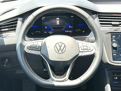 Used 2023 Volkswagen Tiguan SE FWD image 26