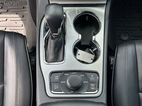 Used 2020 Jeep Grand Cherokee High Altitude AWD/4WD image 20