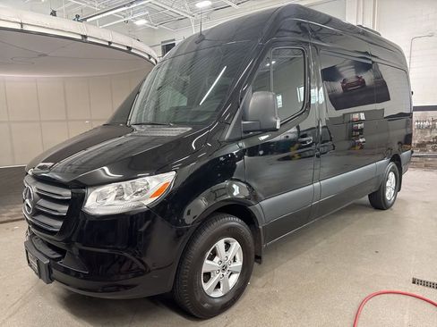 Used 2022 Mercedes-Benz Sprinter 2500 image 12