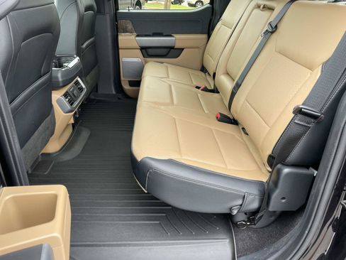 Used 2022 Ford F150 Lariat w/ Equipment Group 502A High RWD image 13