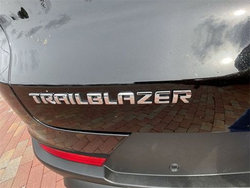 Used 2025 Chevrolet TrailBlazer LS w/ LS Convenience Package image 19