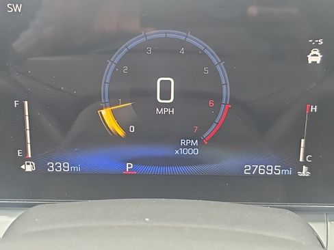 Used 2025 Chevrolet Trax LT w/ LT Convenience Package FWD image 7