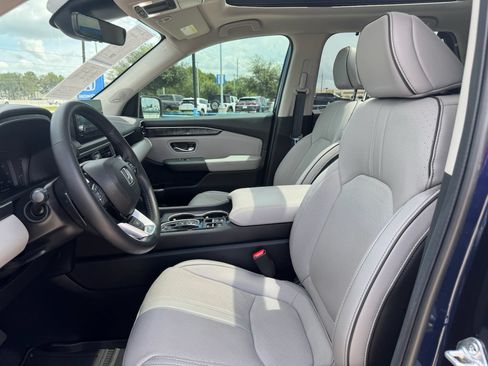Certified 2025 Honda Pilot Elite image 10