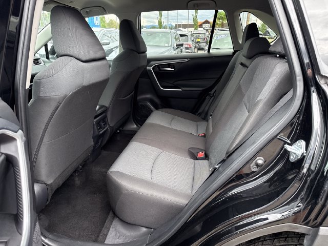 Used 2025 Toyota RAV4 XLE AWD/4WD image 14