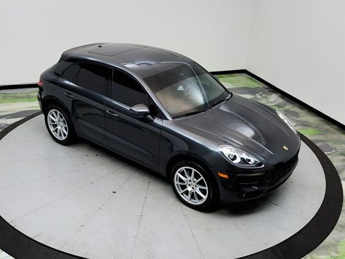 Used 2017 Porsche Macan AWD/4WD image 32
