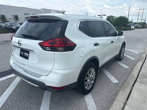 Used 2018 Nissan Rogue S FWD image 5