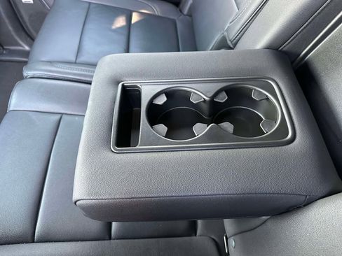 Used 2024 Chevrolet Suburban LT image 12