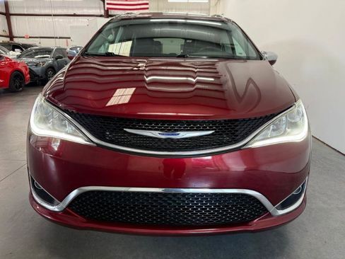 Used 2019 Chrysler Pacifica Limited FWD image 5