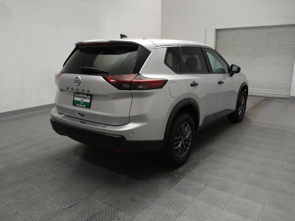 Used 2024 Nissan Rogue S FWD image 9
