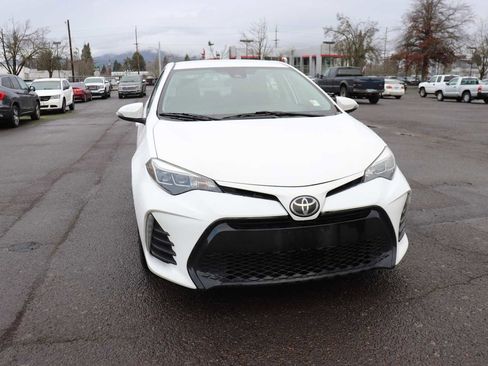 Used 2019 Toyota Corolla SE image 3