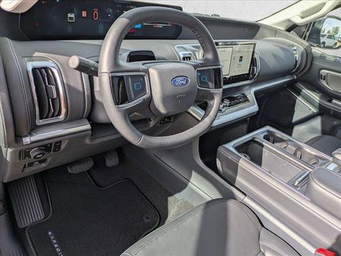 New 2026 Ford Expedition Platinum AWD/4WD image 3