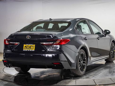 New 2026 Toyota Camry SE image 4