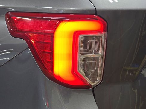 Used 2023 Ford Explorer XLT w/ Equipment Group 202A AWD/4WD image 38