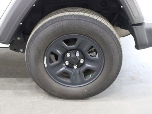 Used 2022 Jeep Wrangler Unlimited Sport image 41