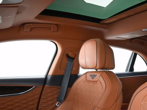 Certified 2022 Bentley Flying Spur V8 AWD/4WD image 15