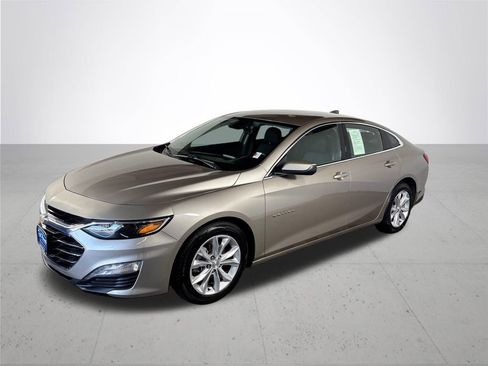 Used 2024 Chevrolet Malibu LT FWD image 2