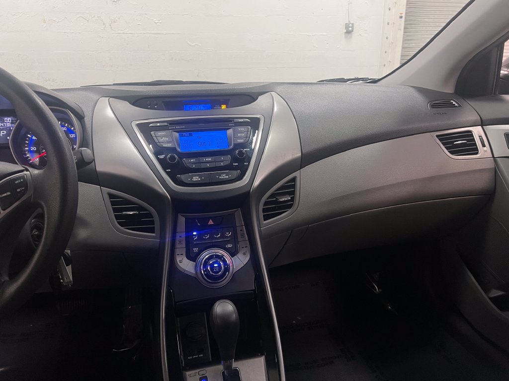 Used 2013 Hyundai Elantra GLS w/ Preferred Pkg FWD image 17