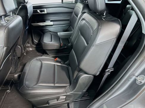 Certified 2023 Ford Explorer XLT w/ Equipment Group 202A image 15