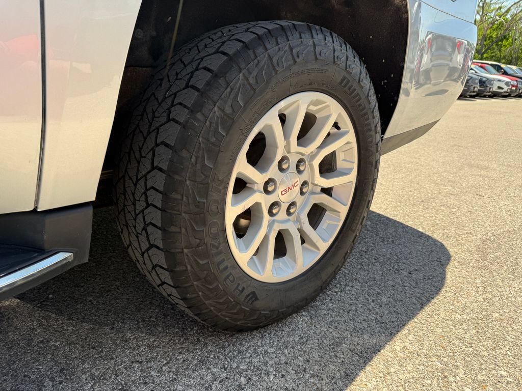 Used 2019 GMC Yukon XL SLT w/ Open Road Package AWD/4WD image 13