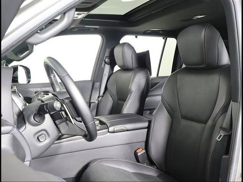 Used 2023 Lexus LX 600 4WD w/ Appearance Package image 7