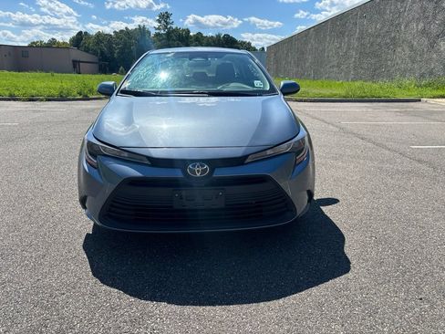 Used 2024 Toyota Corolla LE FWD image 2