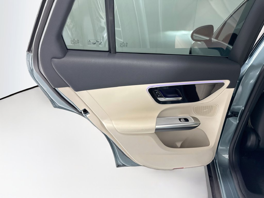 Certified 2026 Mercedes-Benz GLC 300 image 27