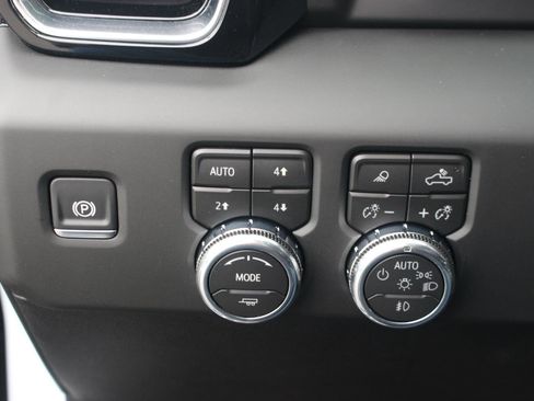 Used 2026 GMC Sierra 1500 Denali AWD/4WD image 32