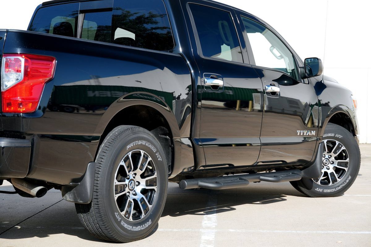 Used 2021 Nissan Titan SV w/ SV Convenience Package RWD image 34
