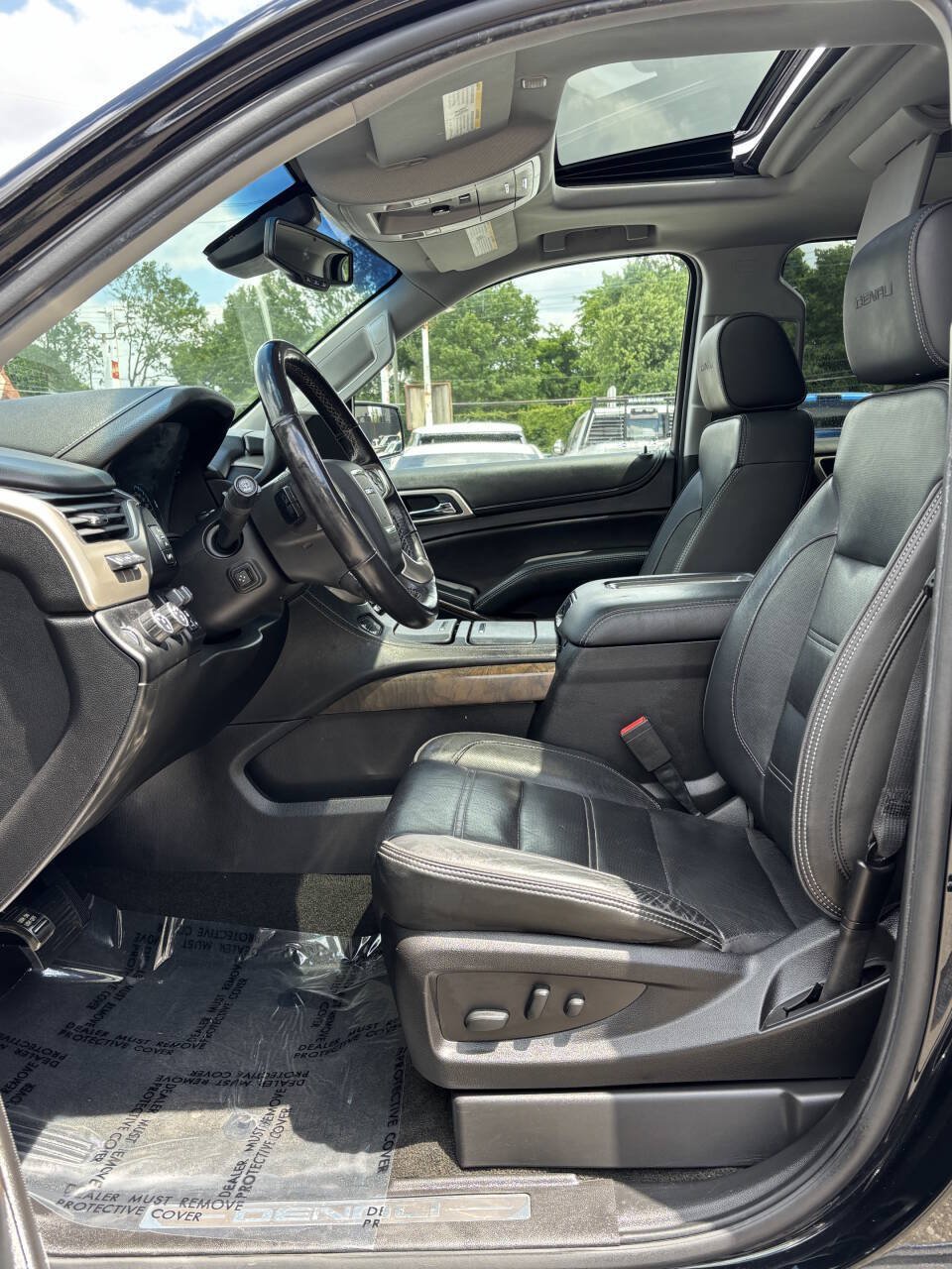 Used 2018 GMC Yukon Denali w/ Open Road Package AWD/4WD image 13