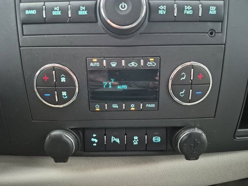 Used 2014 GMC Sierra 2500 SLE w/ Texas Edition image 16