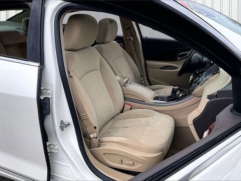 Used 2011 Buick LaCrosse CXL image 27