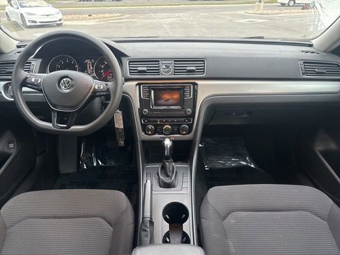 Used 2017 Volkswagen Passat 1.8T S image 14