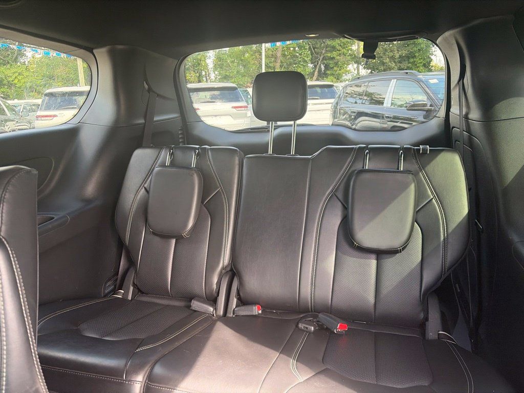 Used 2024 Chrysler Pacifica Limited FWD image 6