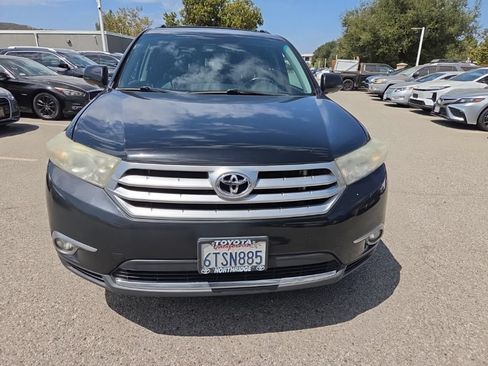 Used 2011 Toyota Highlander Limited w/ Tow Pkg AWD/4WD image 8