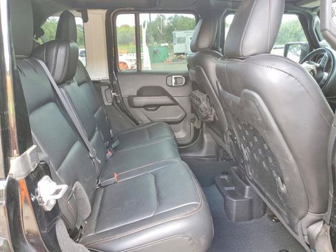 Used 2023 Jeep Wrangler Unlimited Rubicon 392 AWD/4WD image 9