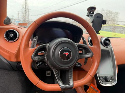 Used 2017 McLaren 570S image 26