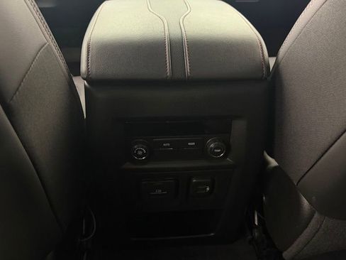 Used 2024 Chevrolet Traverse RS AWD/4WD image 28