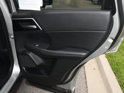 Used 2024 Mitsubishi Outlander SE Black Edition AWD/4WD image 19