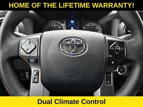 Used 2022 Toyota Tacoma TRD Sport AWD/4WD image 19