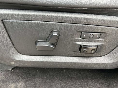 Used 2017 RAM 1500 Laramie w/ Convenience Group AWD/4WD image 21