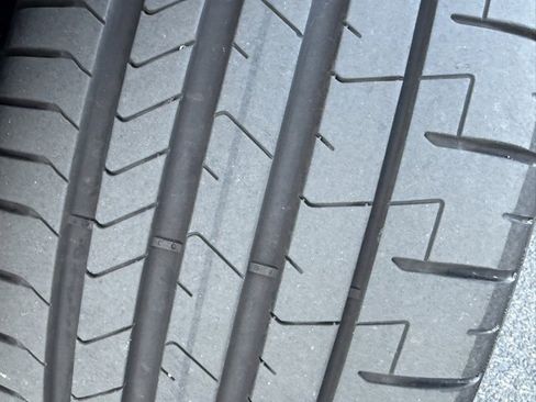 Used 2025 BMW X7 M60i w/ Climate Comfort Package image 35