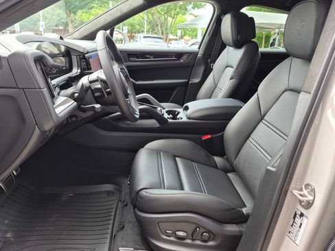 New 2026 Porsche Cayenne GTS AWD/4WD image 5