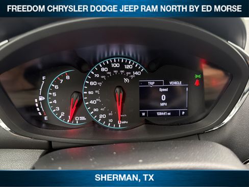 Used 2019 Chevrolet Trax LT w/ LT Convenience Package FWD image 12