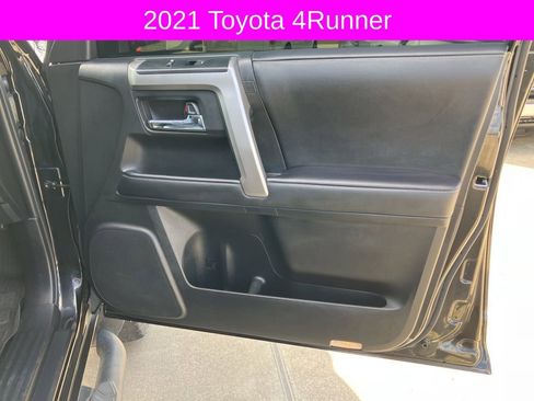 Used 2021 Toyota 4Runner SR5 Premium image 12