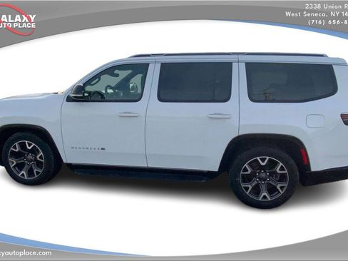 Used 2024 Jeep Wagoneer Series III image 8