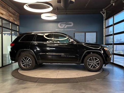 Used 2021 Jeep Grand Cherokee Limited AWD/4WD image 2