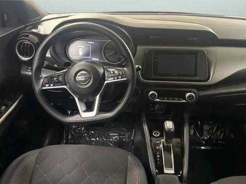 Used 2019 Nissan Kicks SV FWD image 10