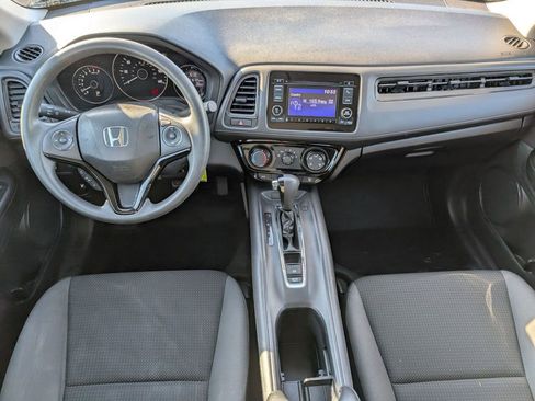 Used 2019 Honda HR-V LX image 37